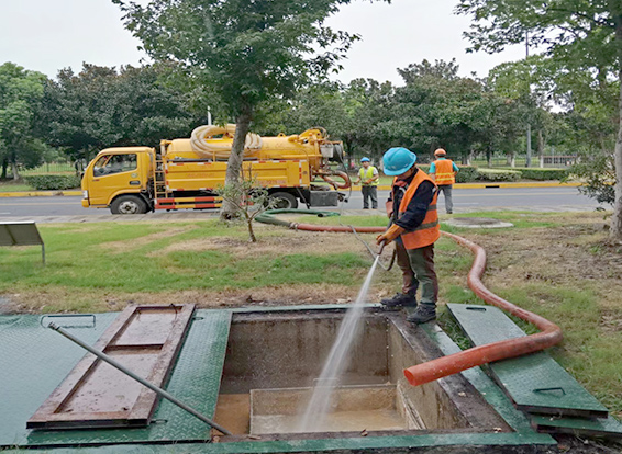 和静化油池清理